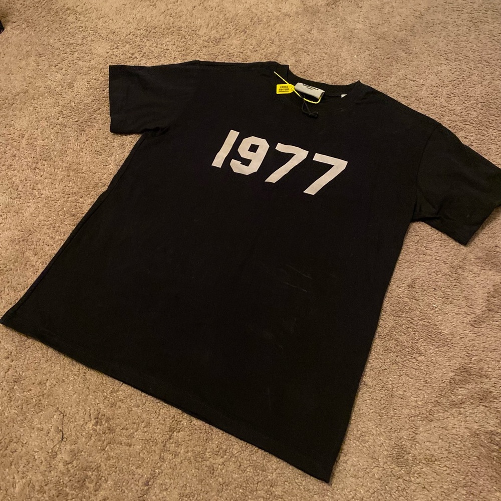 FOG Essentials Shirt. Size M